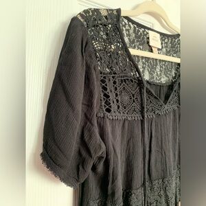 Knox Rose bohemian black top, size large